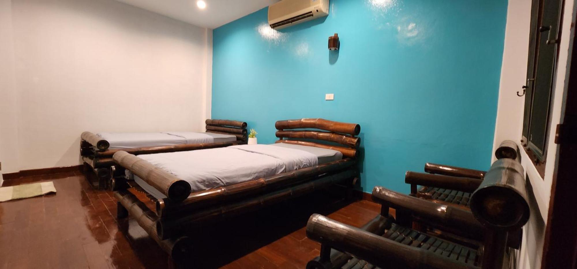 Blue Moon House - A Budget Hostel For Easy Travellers Chiang Mai Room photo
